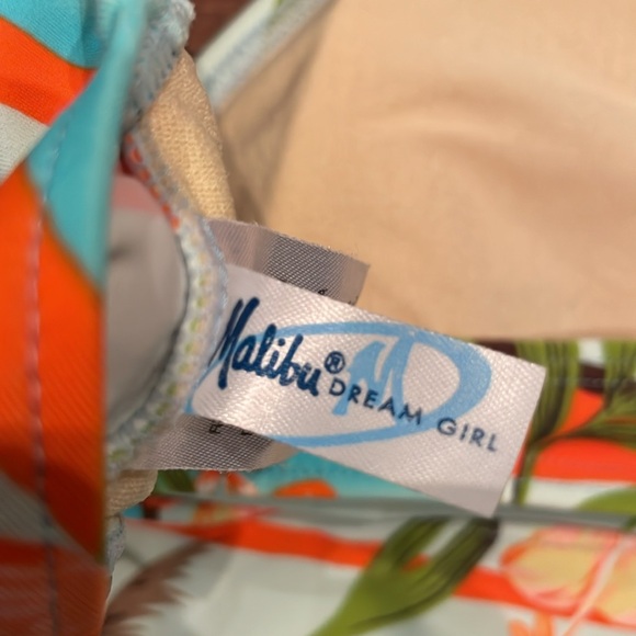 Halter top bikini - Picture 10 of 12